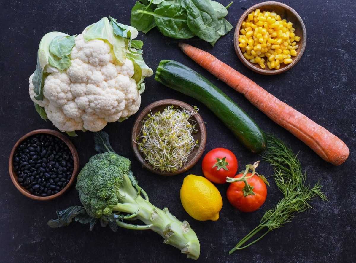 espinaca con ingredientes ricos en hierro