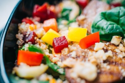 Análisis quinoa: 39g carbohidratos y proteína vegetal pura