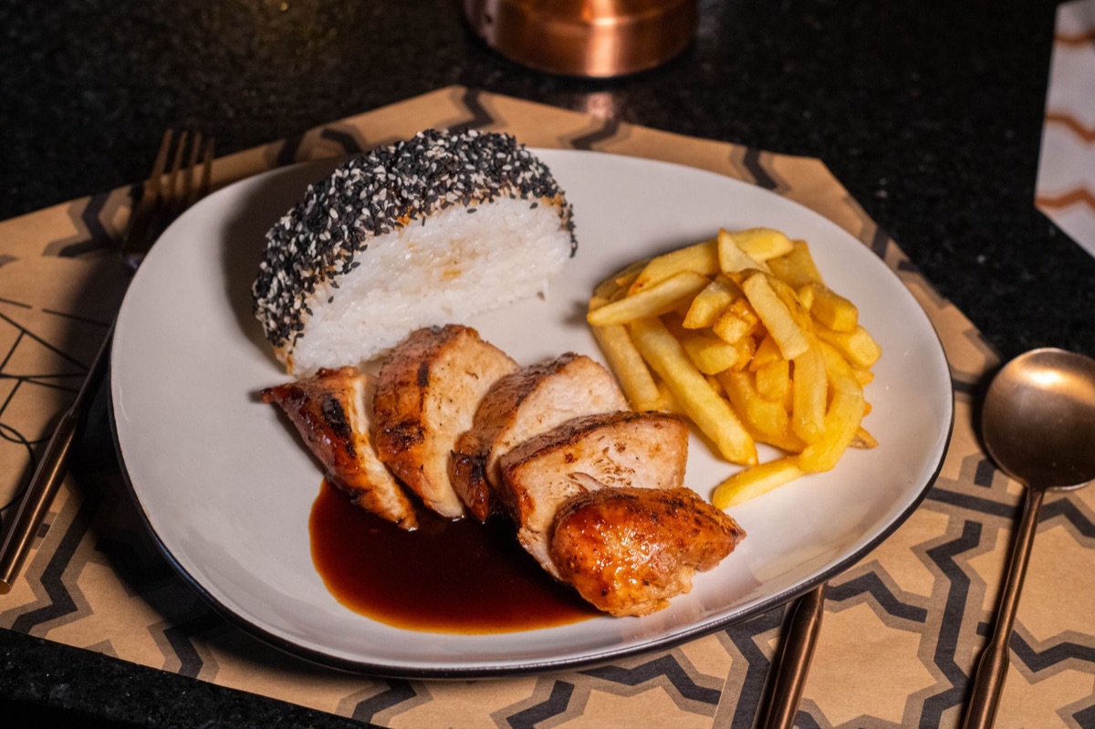 petto di pollo in diversi stili di cottura