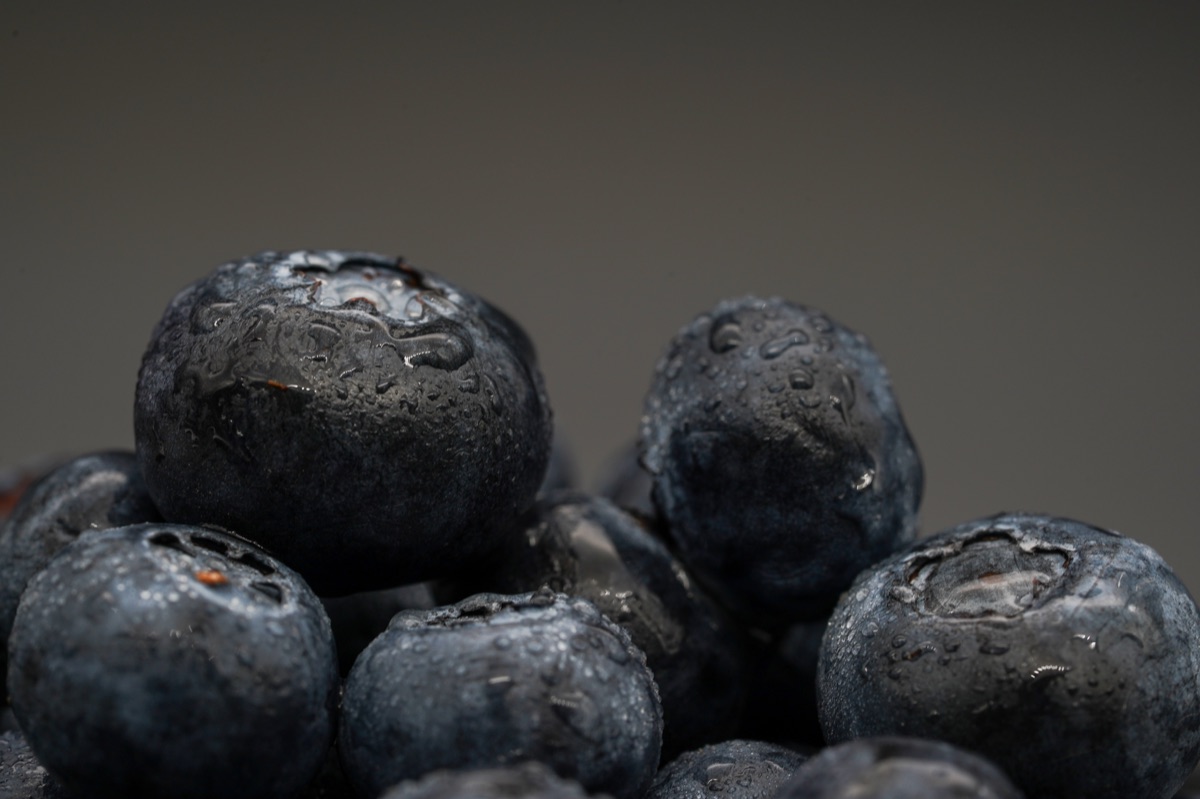 blueberry slice with antioxidant labels