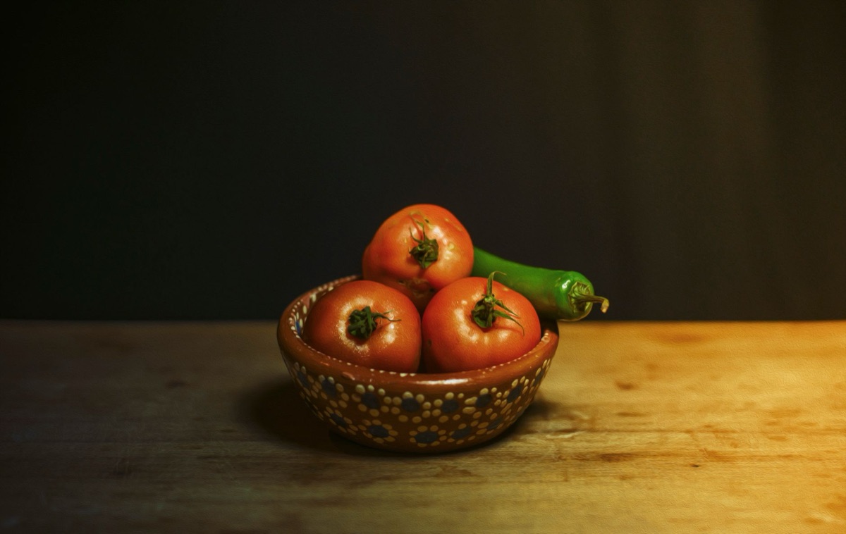 salade verte avec tomates et concombre