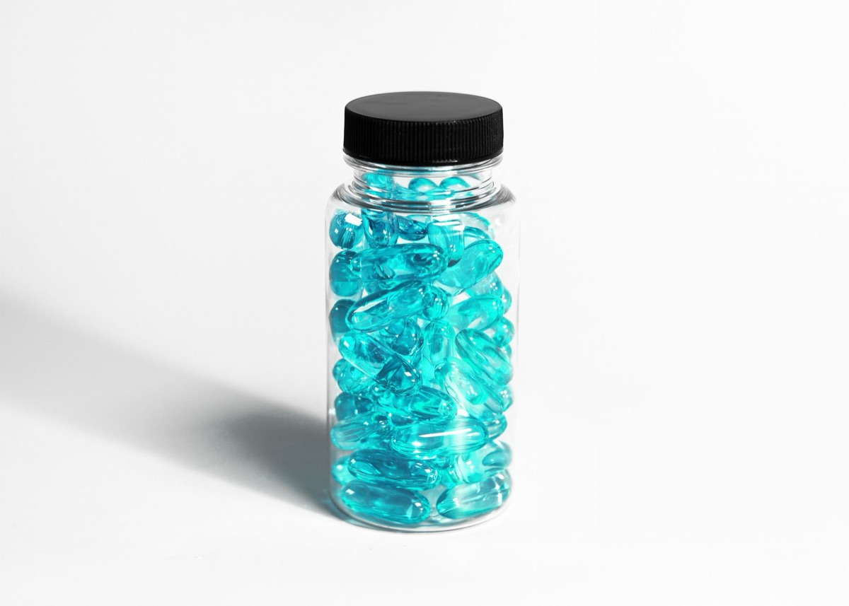botella de suplemento nutricional